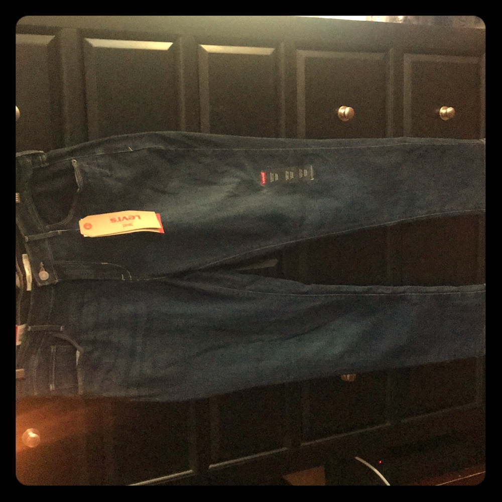 Levi’s mid rise skinny jeans